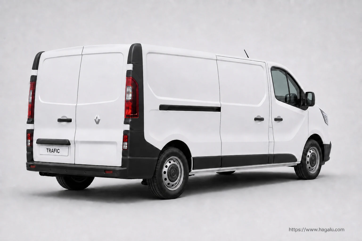 Renault Trafic Panel Van exterior view 2 — South Africa 2026
