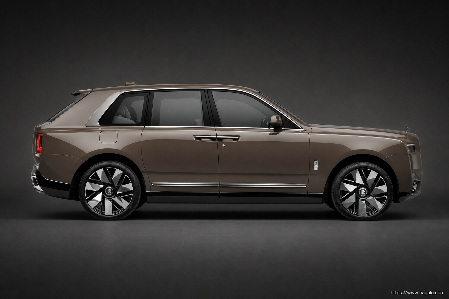 Rolls-Royce Cullinan full side profile showing the roofline, doors and wheel design in South Africa