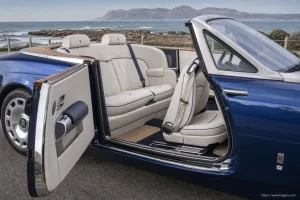 Rolls-Royce Phantom Drophead Coupé interior view 4 for South African vehicle comparison