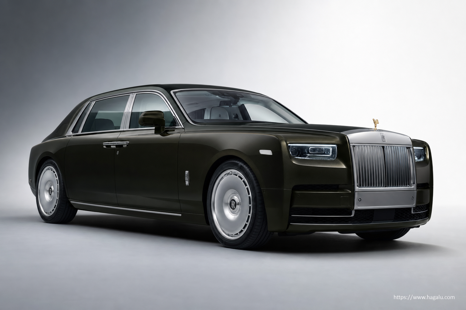 Rolls-Royce Phantom Extended front three-quarter exterior showing the grille, headlights and body design in South Africa