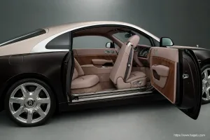 Rolls-Royce Wraith interior view 4 for South African vehicle comparison
