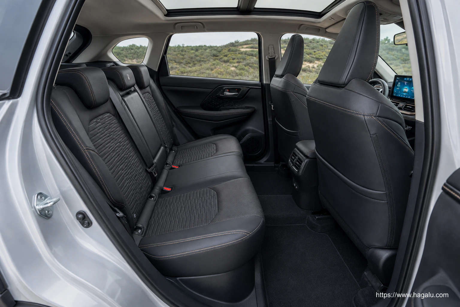 Suzuki Across interior view 4 for South African vehicle comparison