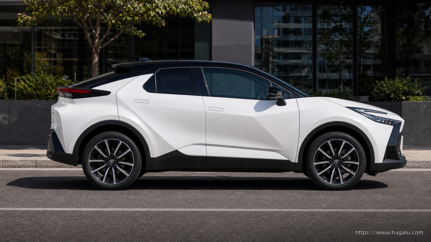 Toyota C-HR full side profile showing the roofline, doors and wheel design in South Africa
