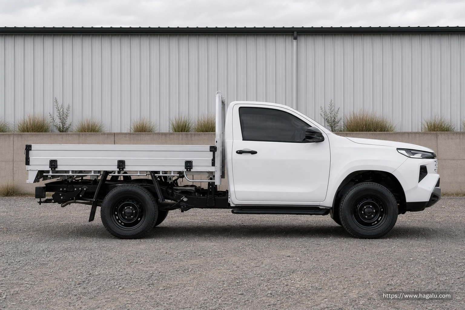 Toyota Hilux Single Cab New Generation exterior view 3 for South African vehicle comparison