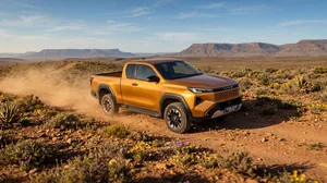 Toyota Hilux Xtra Cab exterior view 1 — price and specifications in South Africa
