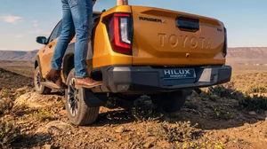 Toyota Hilux Xtra Cab exterior view 3 — South Africa 2026