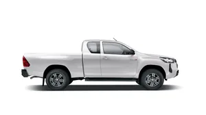 Toyota Hilux Xtra Cab exterior view 4 — South Africa 2026