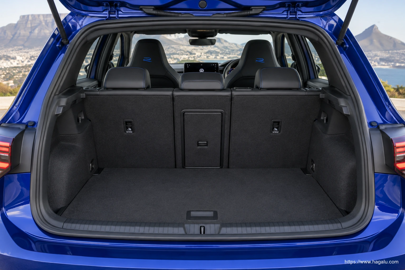 Volkswagen Golf interior view 5 for South African vehicle comparison