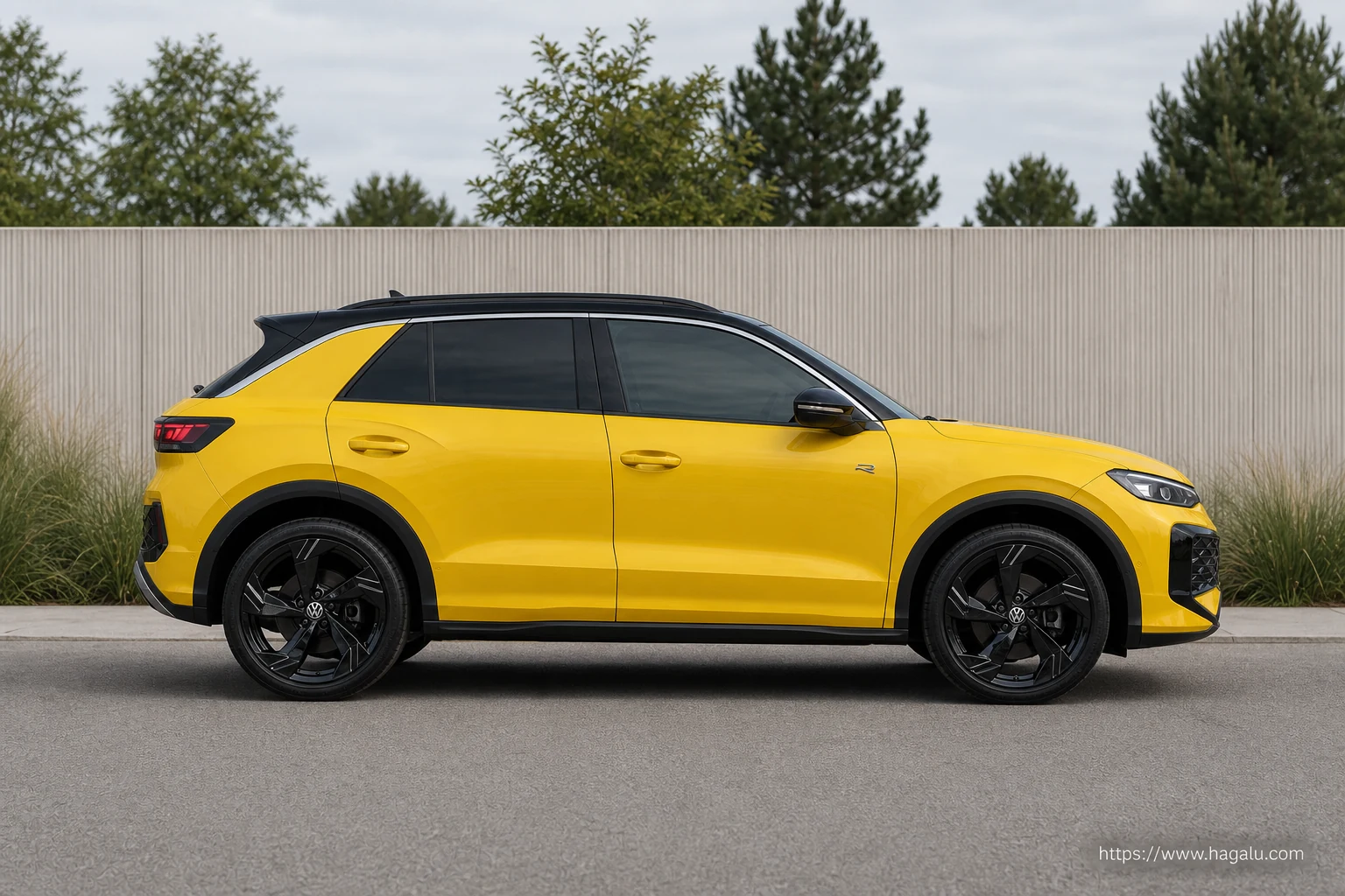 Volkswagen T-Roc Second Generation exterior view 3 for South African vehicle comparison