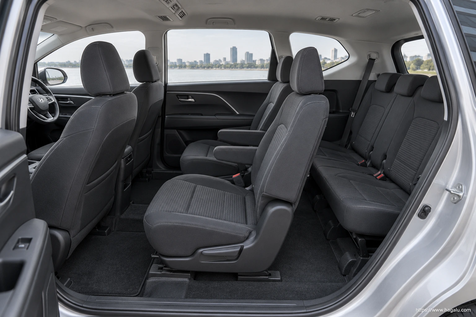 Hyundai Stargazer interior view 3 for South African vehicle comparison