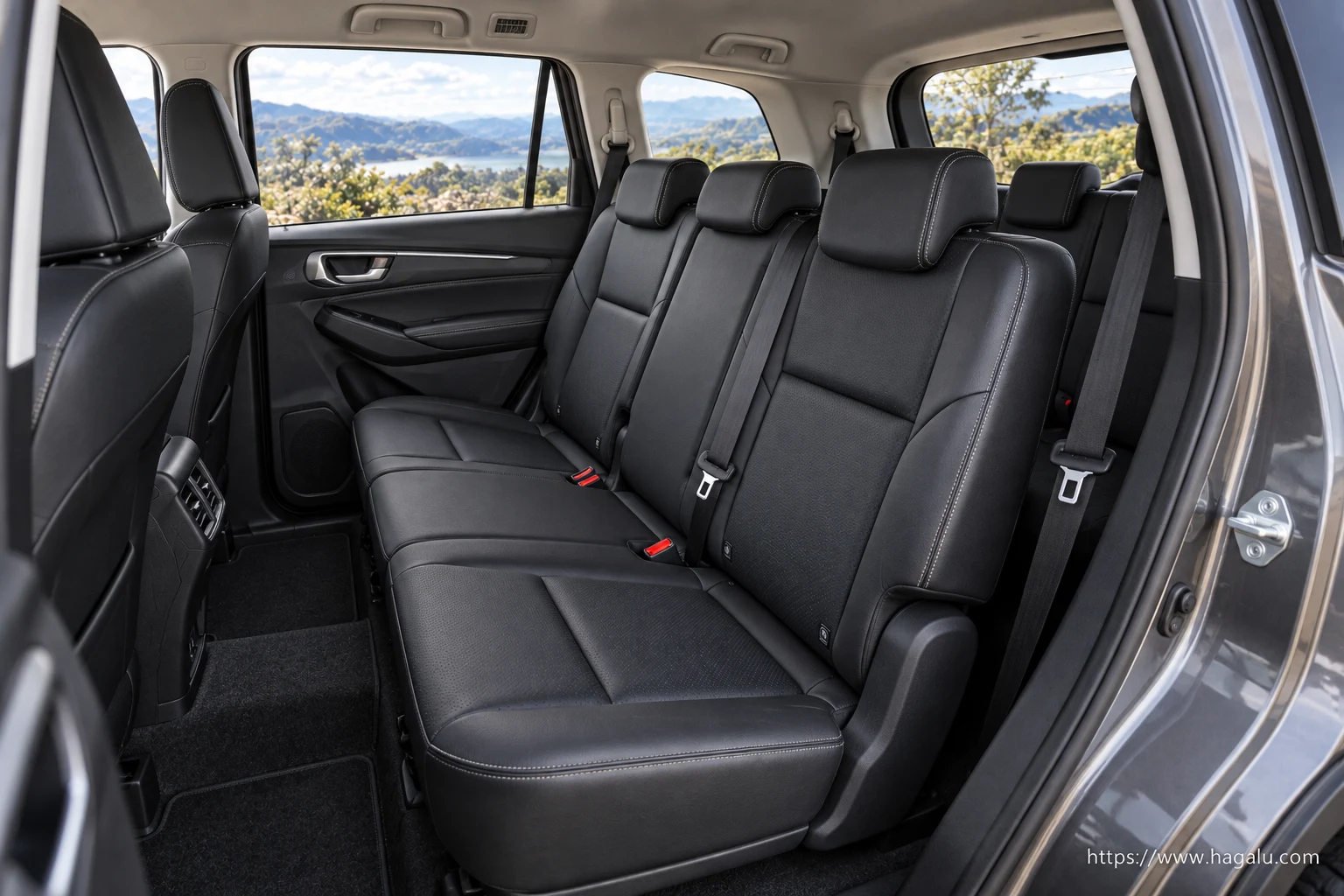 Isuzu mu-X interior view 4 for South African vehicle comparison