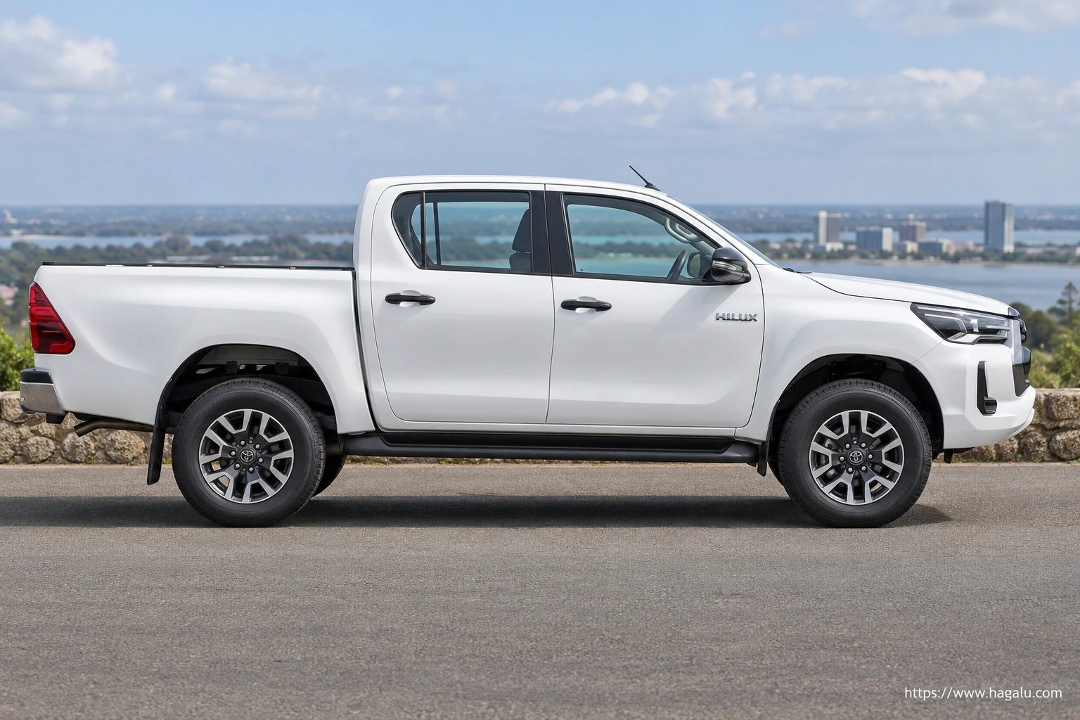 Toyota Hilux exterior view 3 for South African vehicle comparison