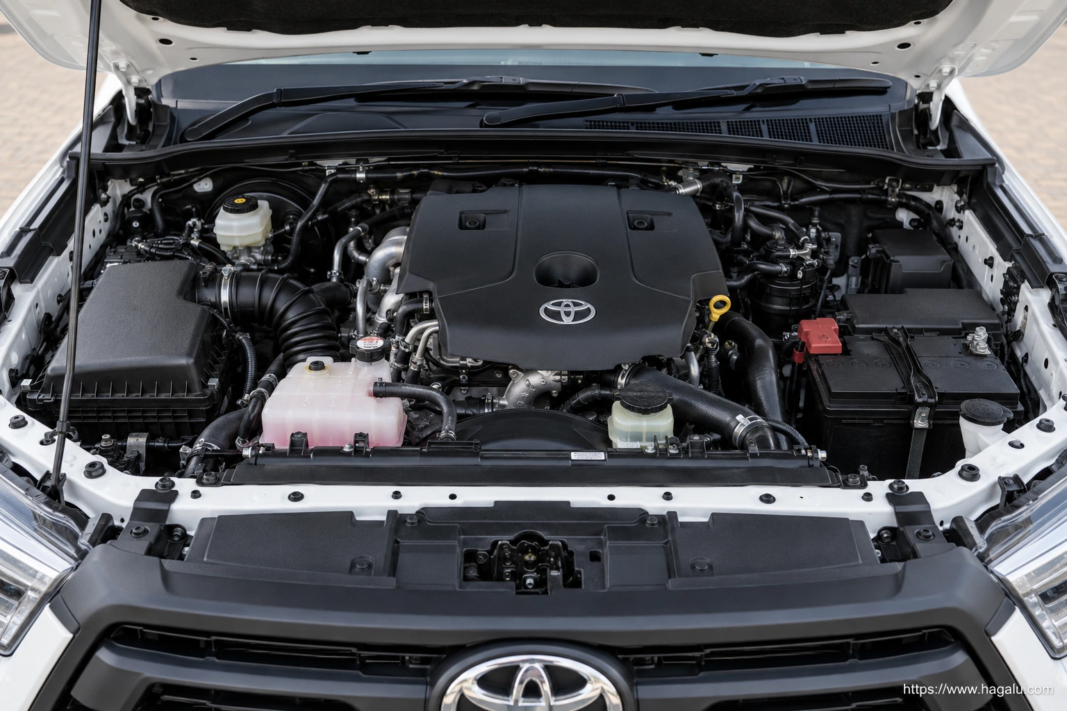 Toyota Hilux exterior view 5 for South African vehicle comparison
